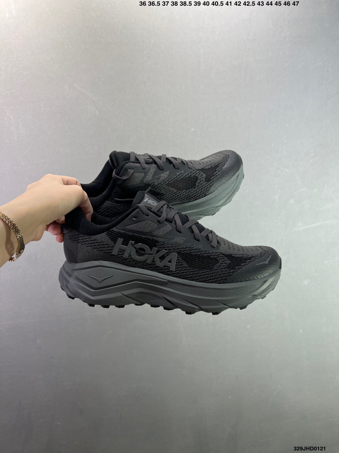 HOKA CHALLENGER 8
