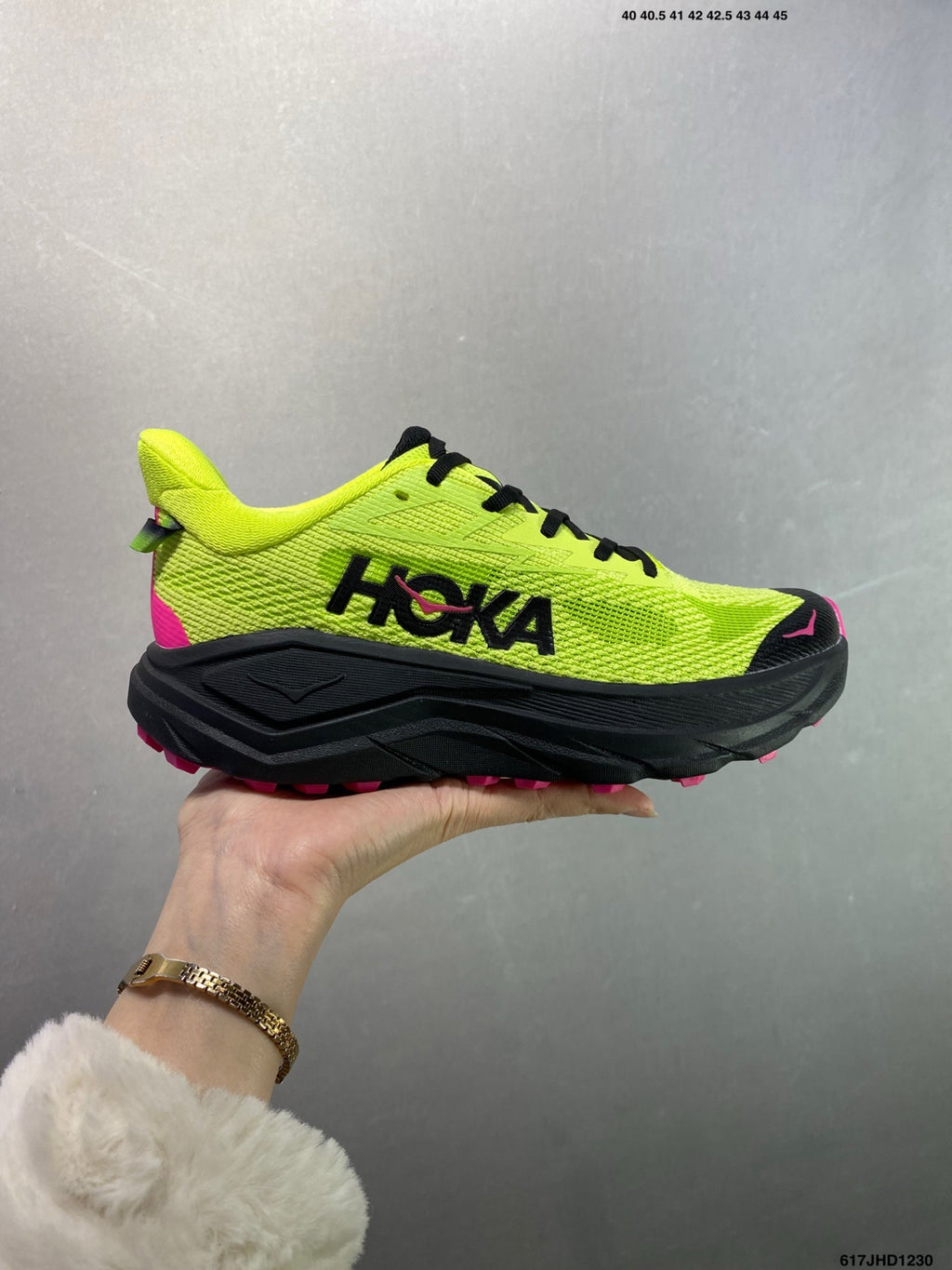 HOKA CHALLENGER 8