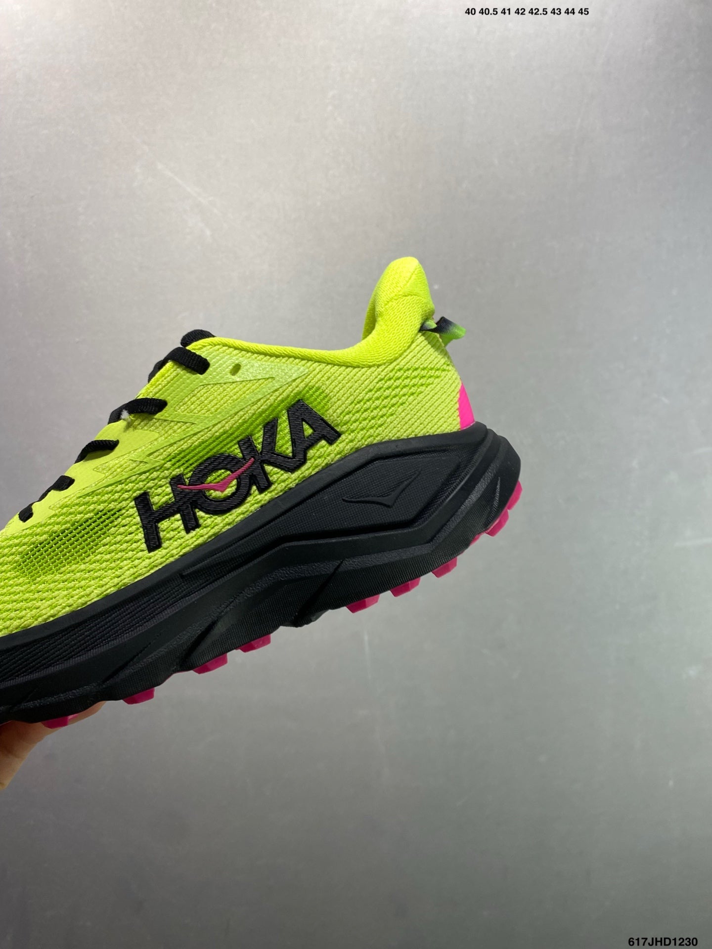 HOKA CHALLENGER 8