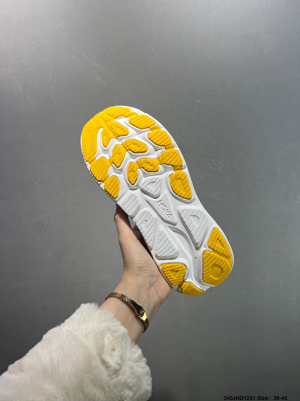 HOKA CHALLENGER 8