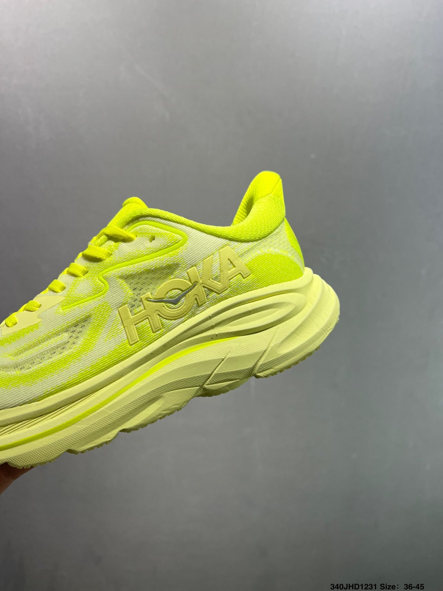 HOKA CHALLENGER 8