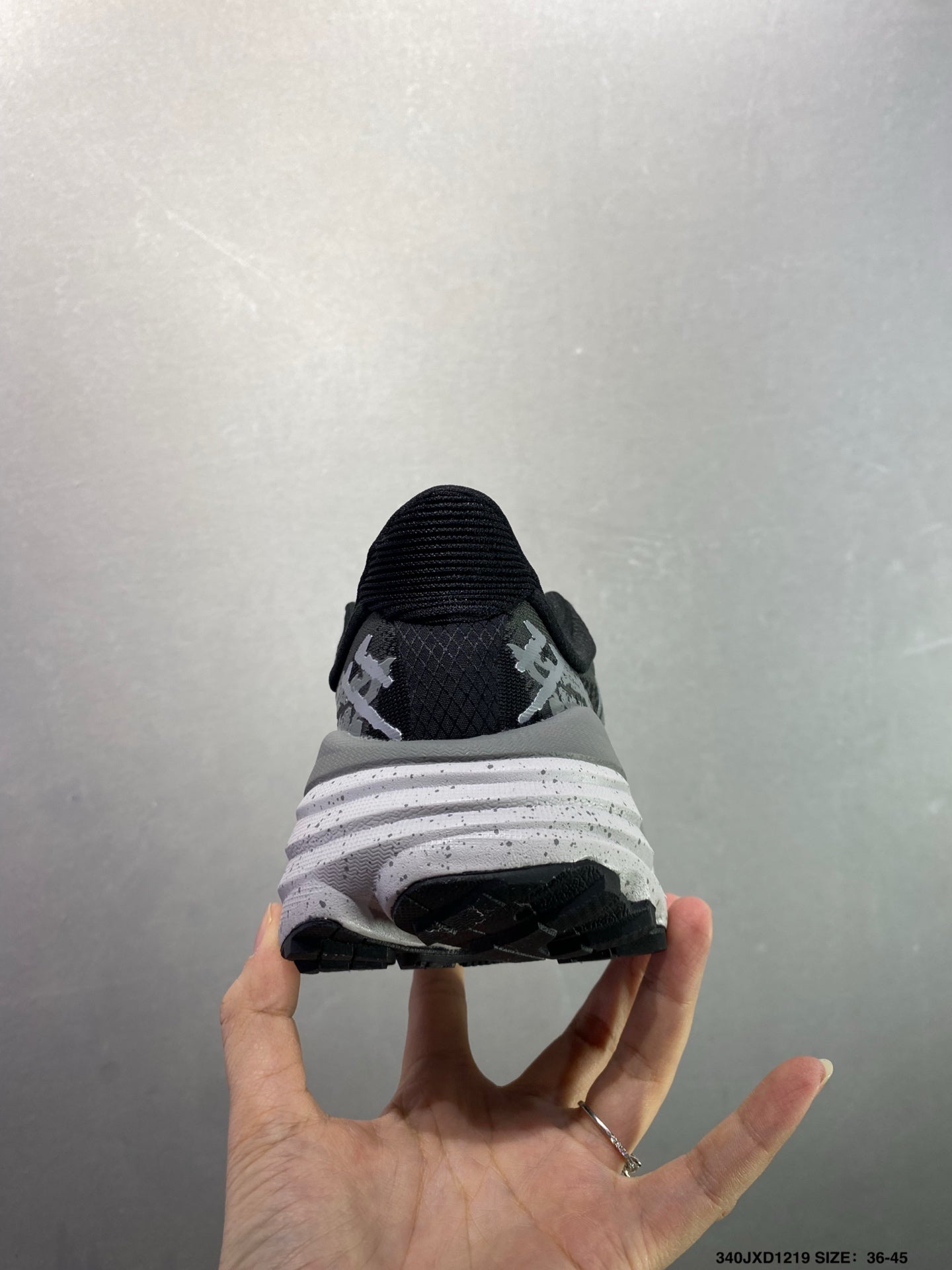 HOKA M Stinson 7