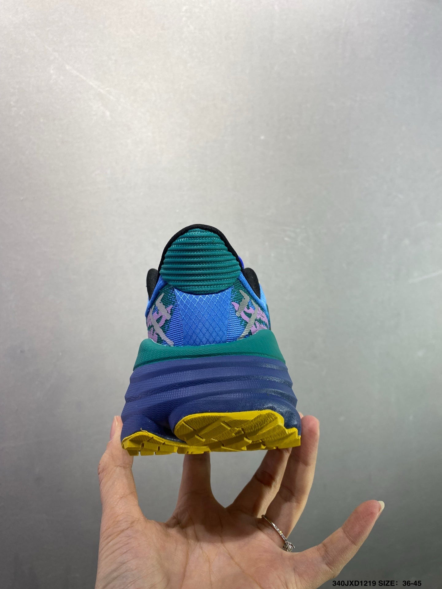 HOKA M Stinson 7