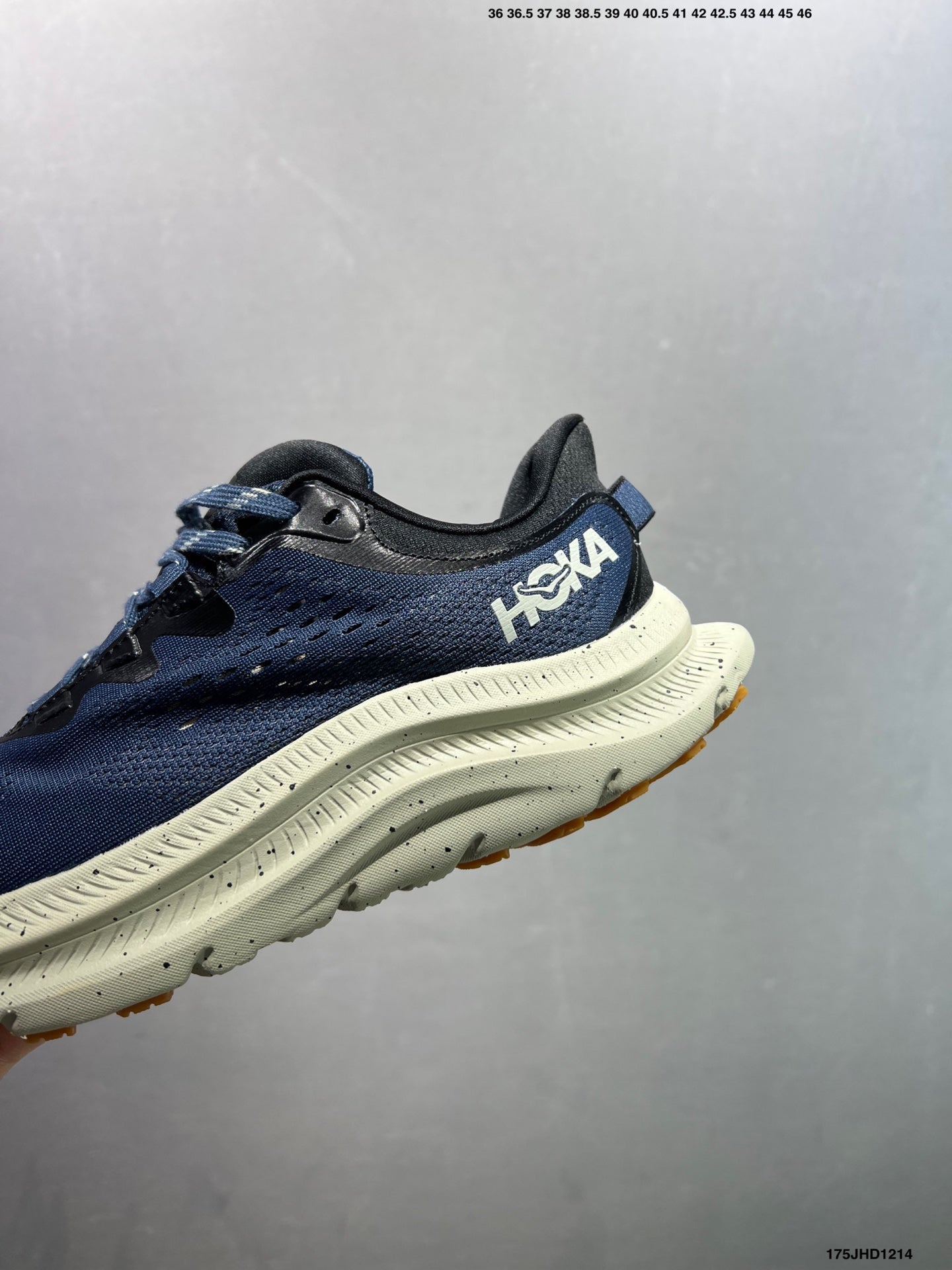 HOKA ONE ONE Kawana 2