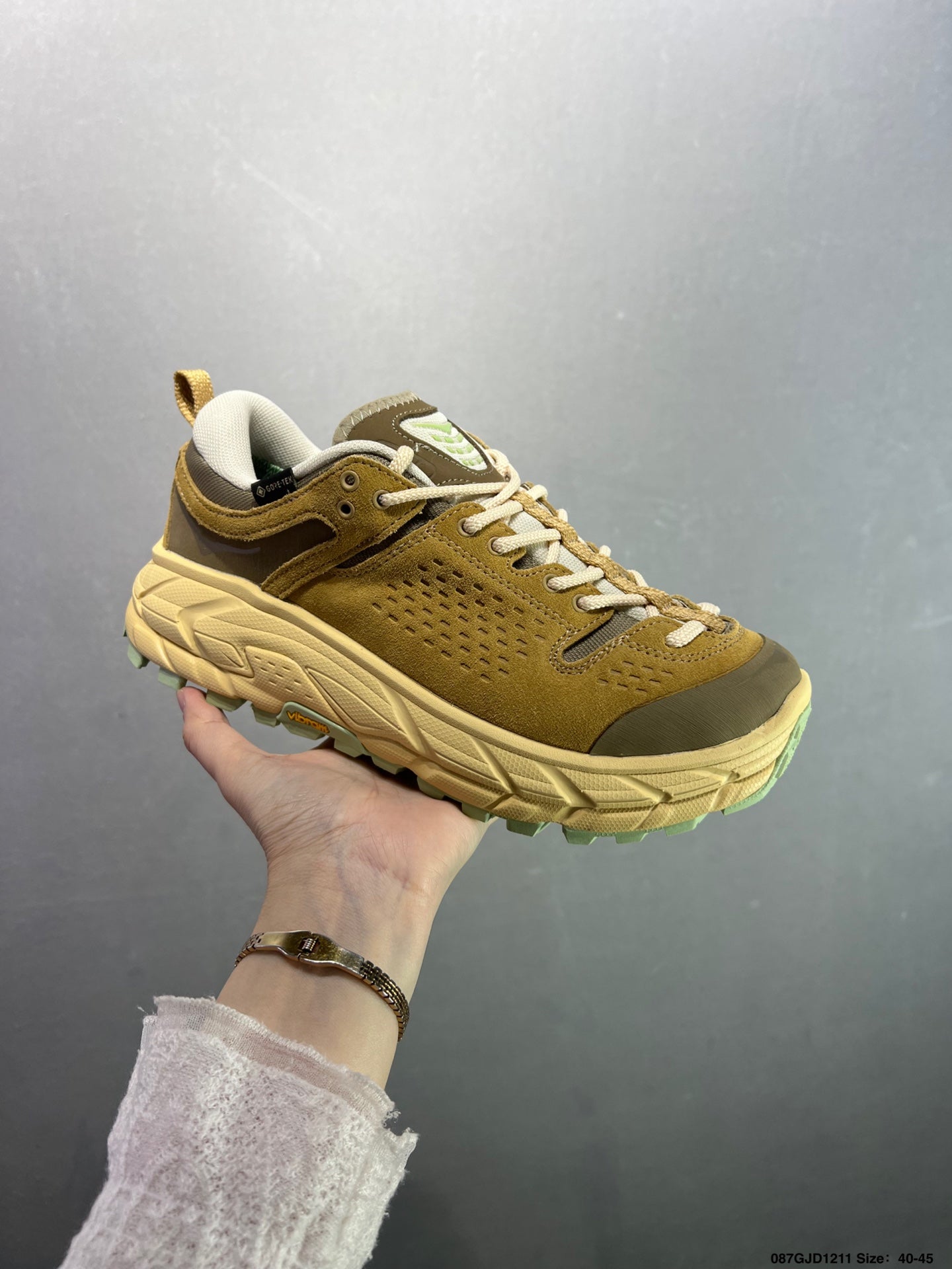 HOKA ONE ONE TOR ULTRA LO