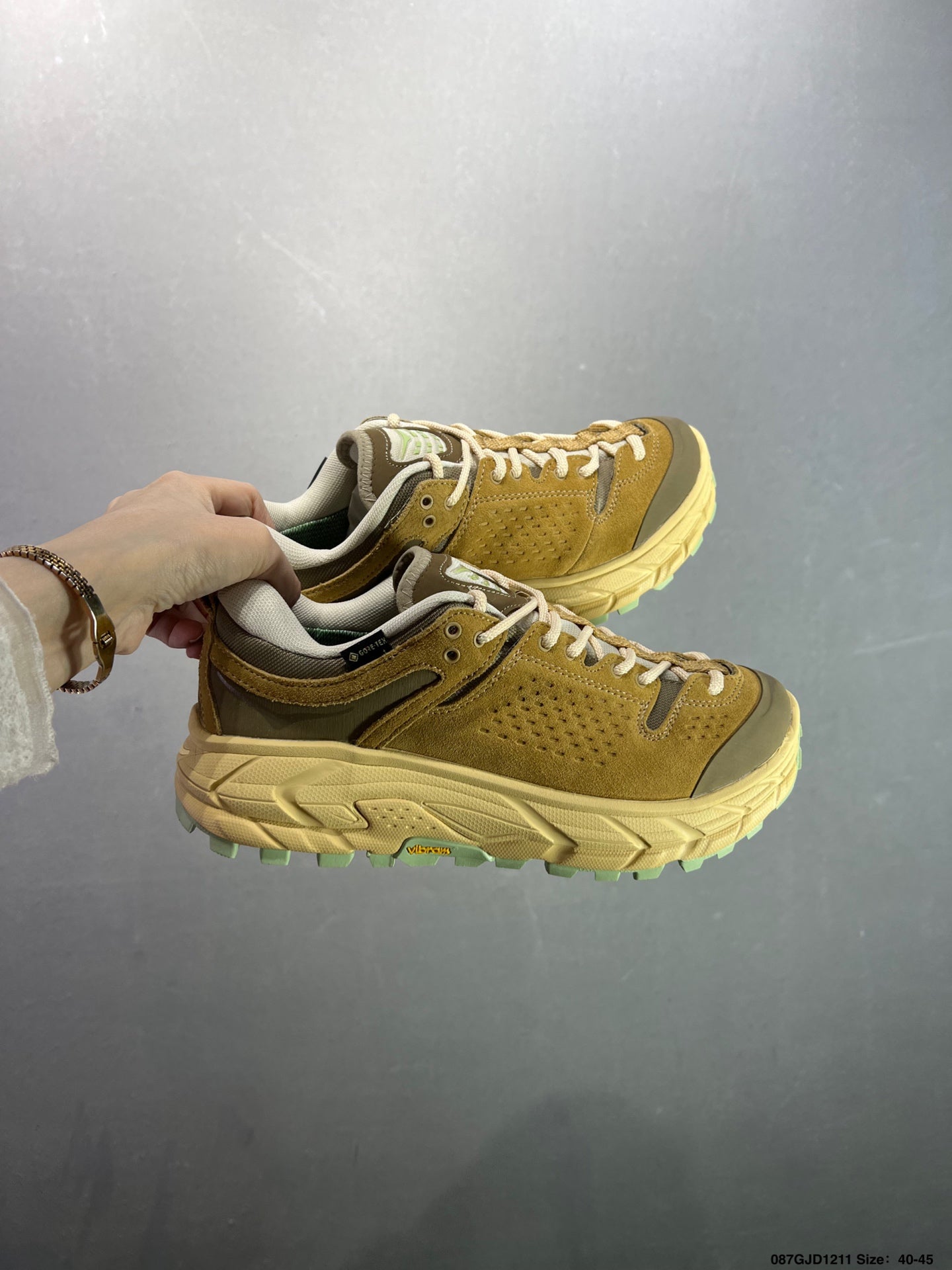 HOKA ONE ONE TOR ULTRA LO