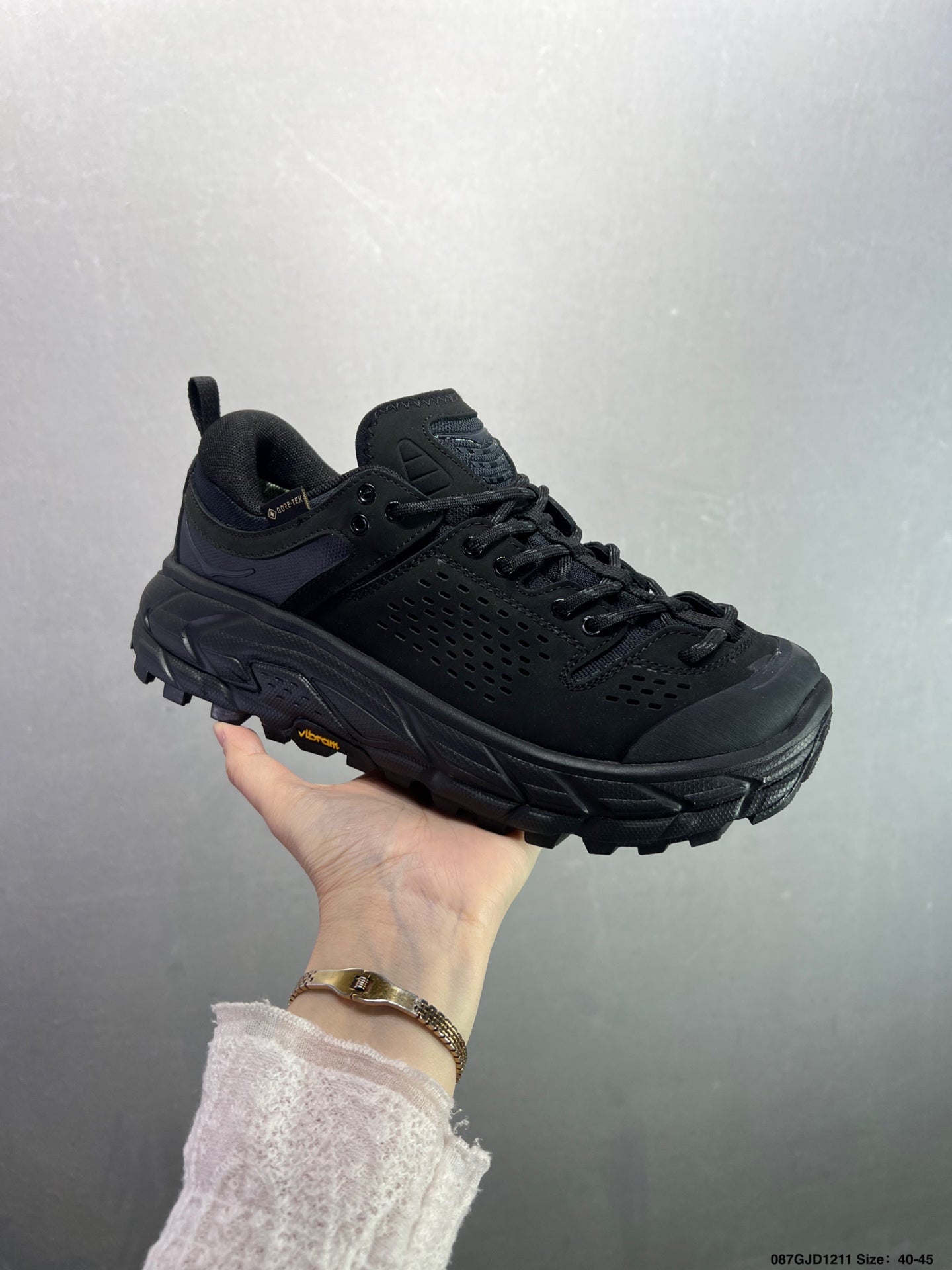 HOKA ONE ONE TOR ULTRA LO