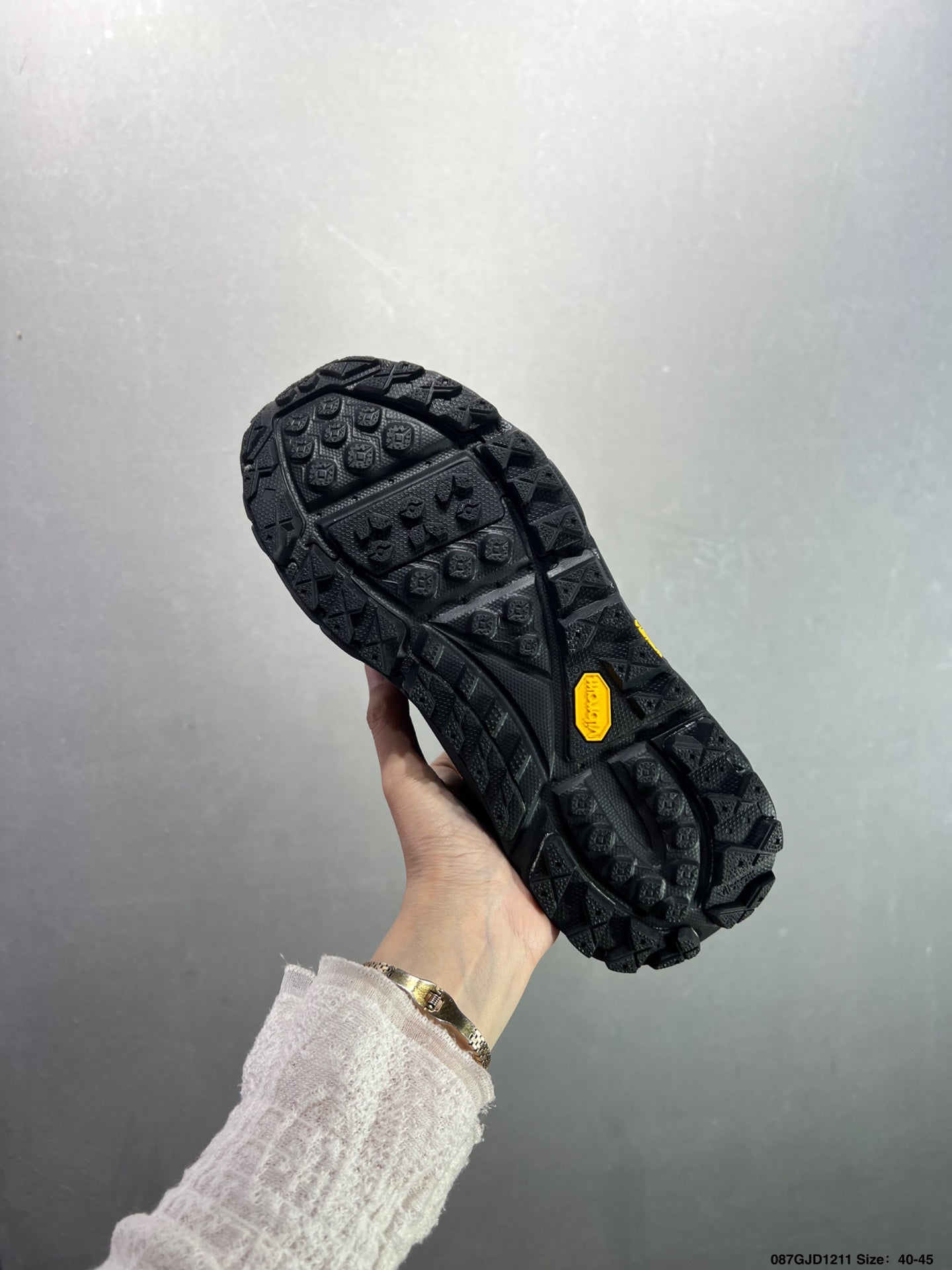 HOKA ONE ONE TOR ULTRA LO
