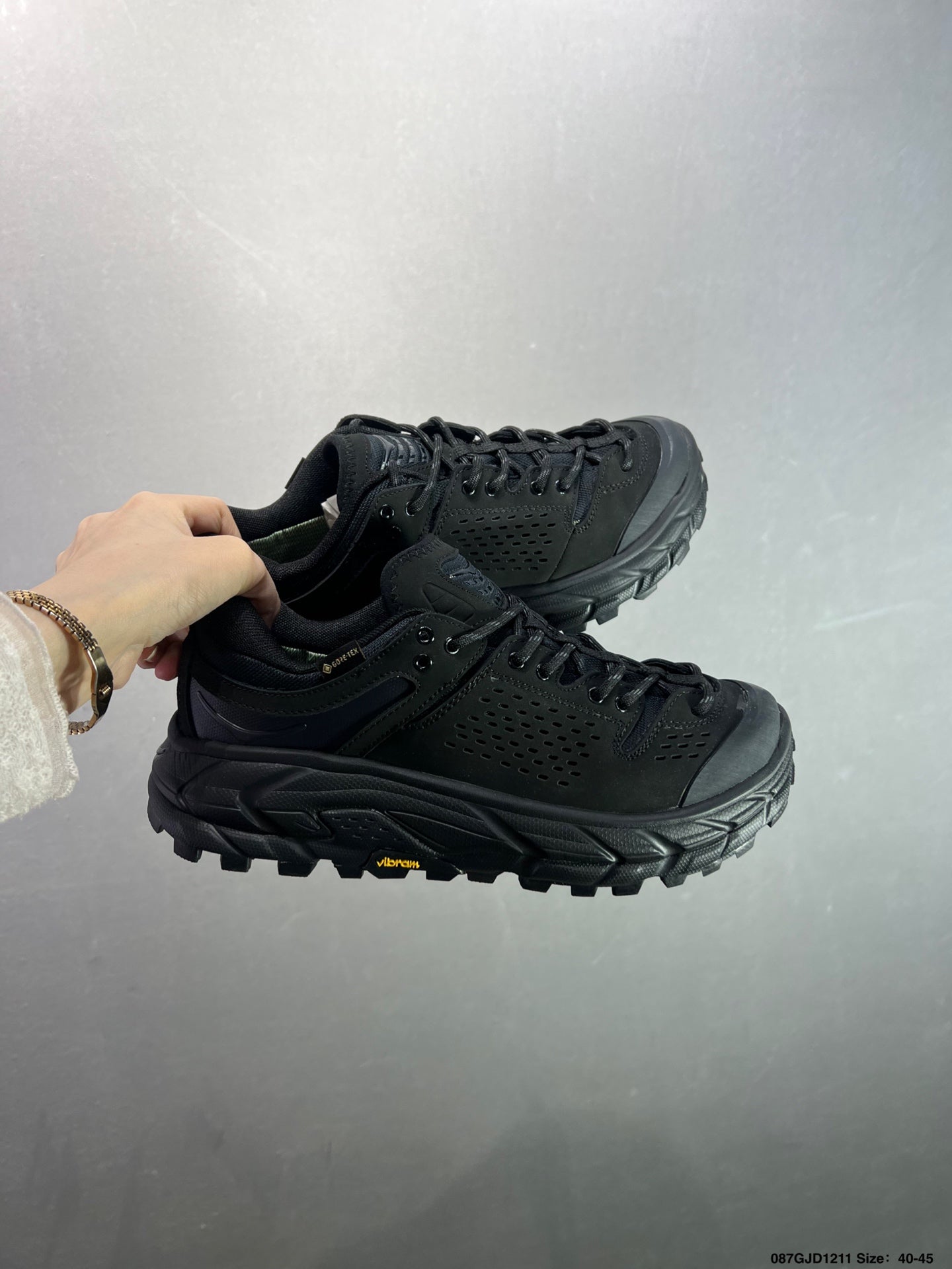 HOKA ONE ONE TOR ULTRA LO
