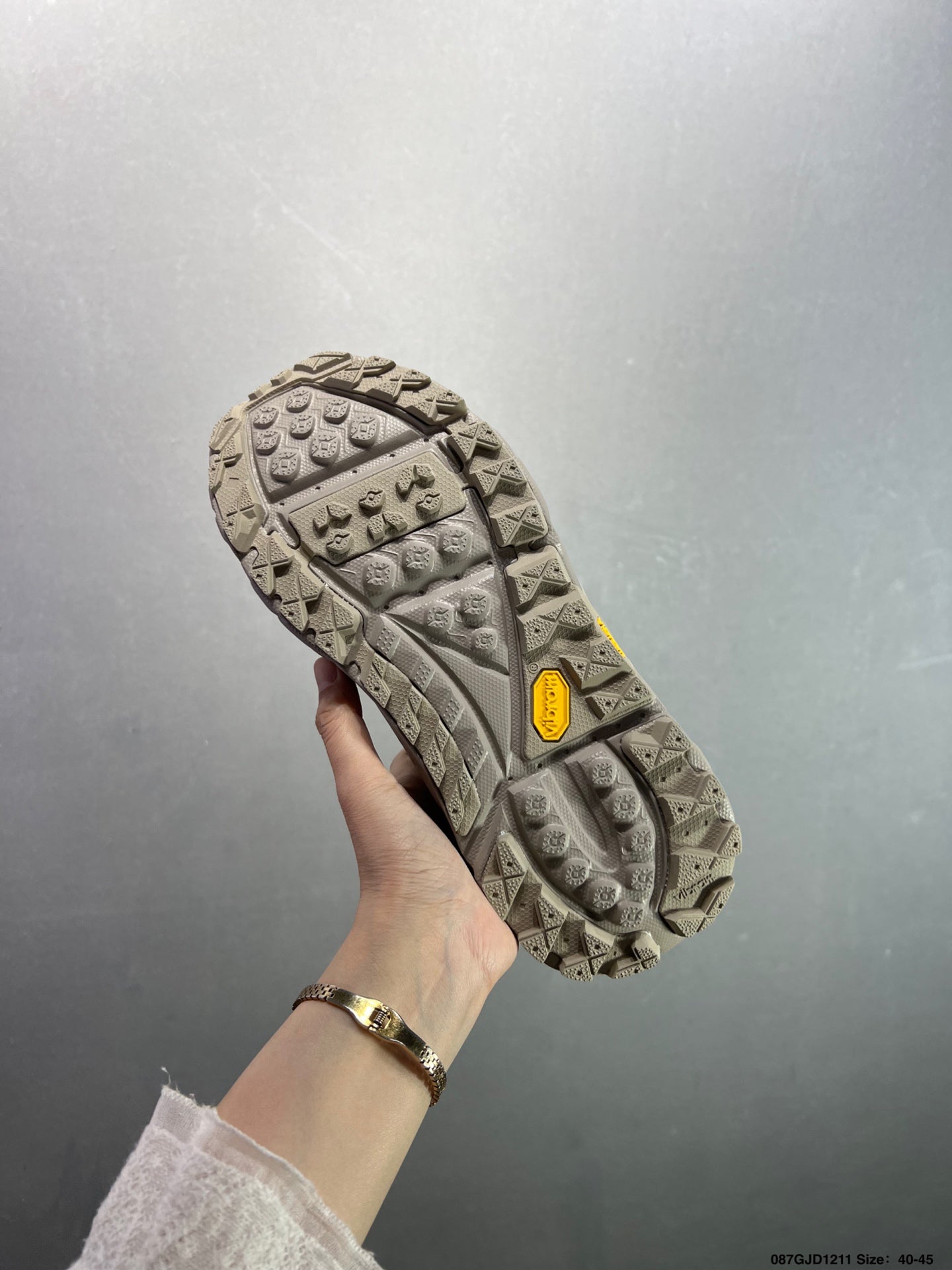 HOKA ONE ONE TOR ULTRA LO