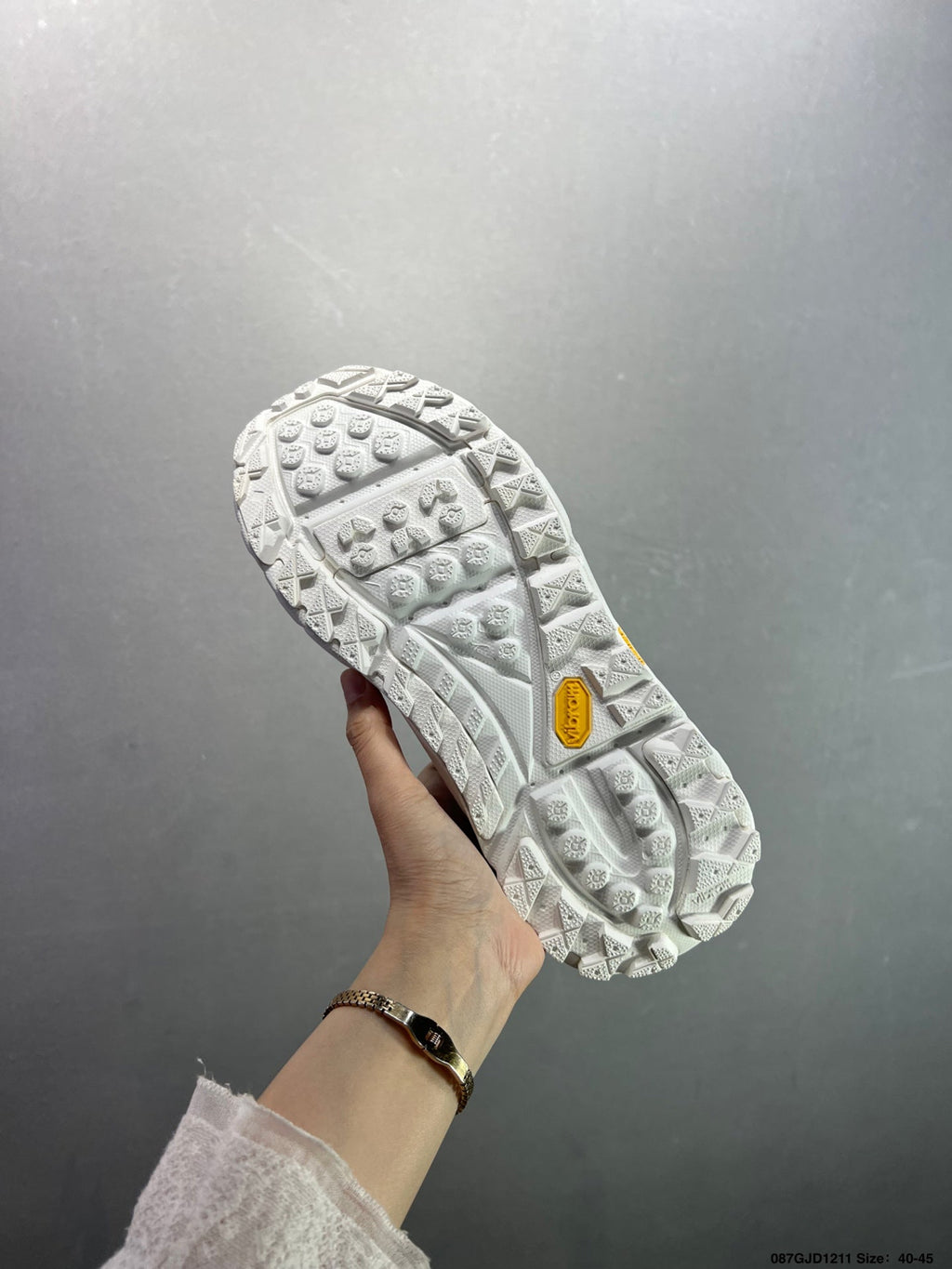 HOKA ONE ONE TOR ULTRA LO