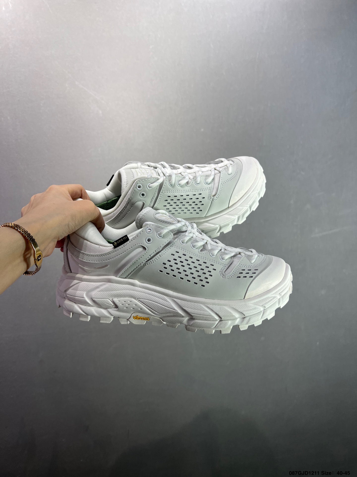 HOKA ONE ONE TOR ULTRA LO