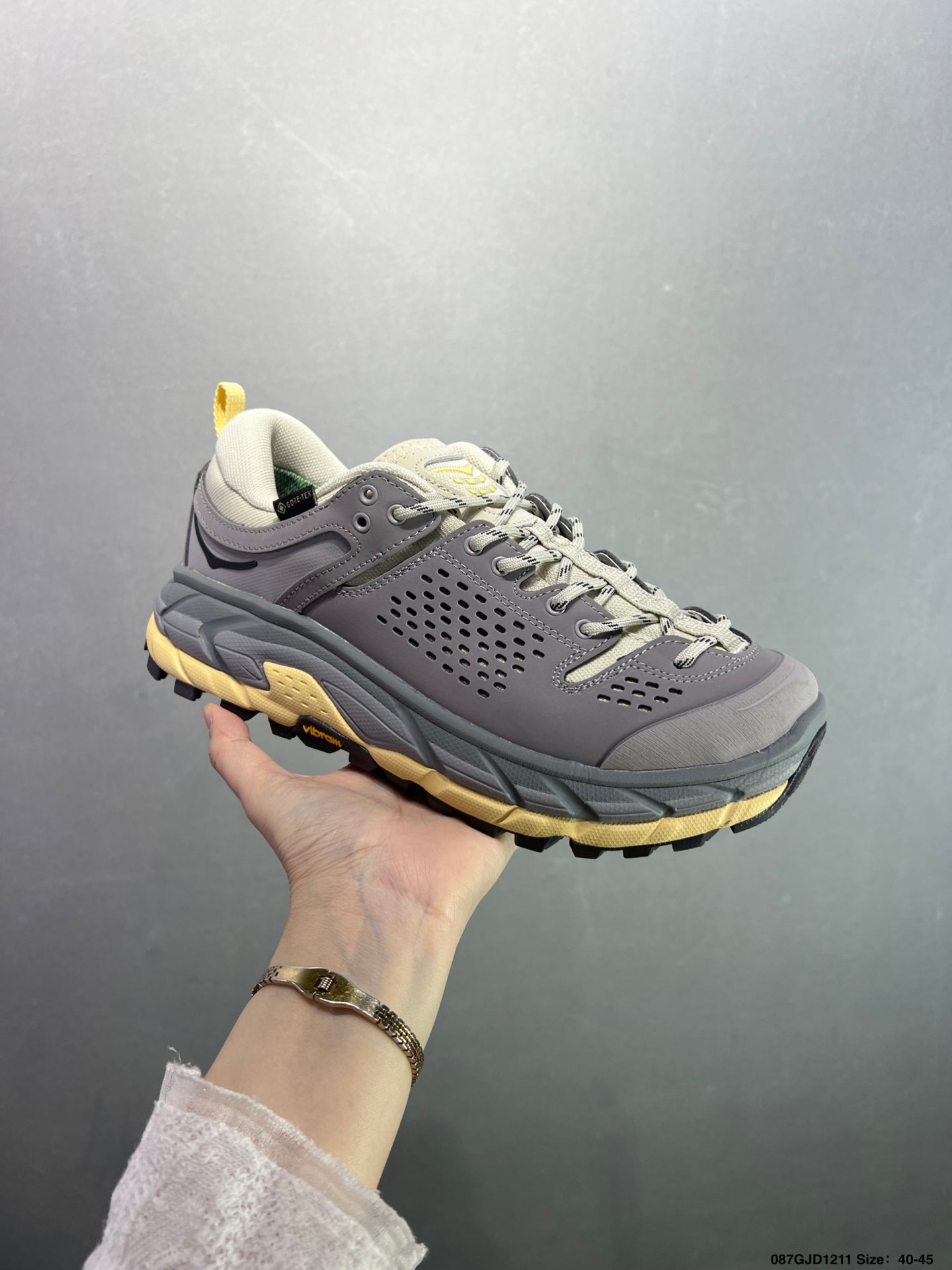 HOKA ONE ONE TOR ULTRA LO