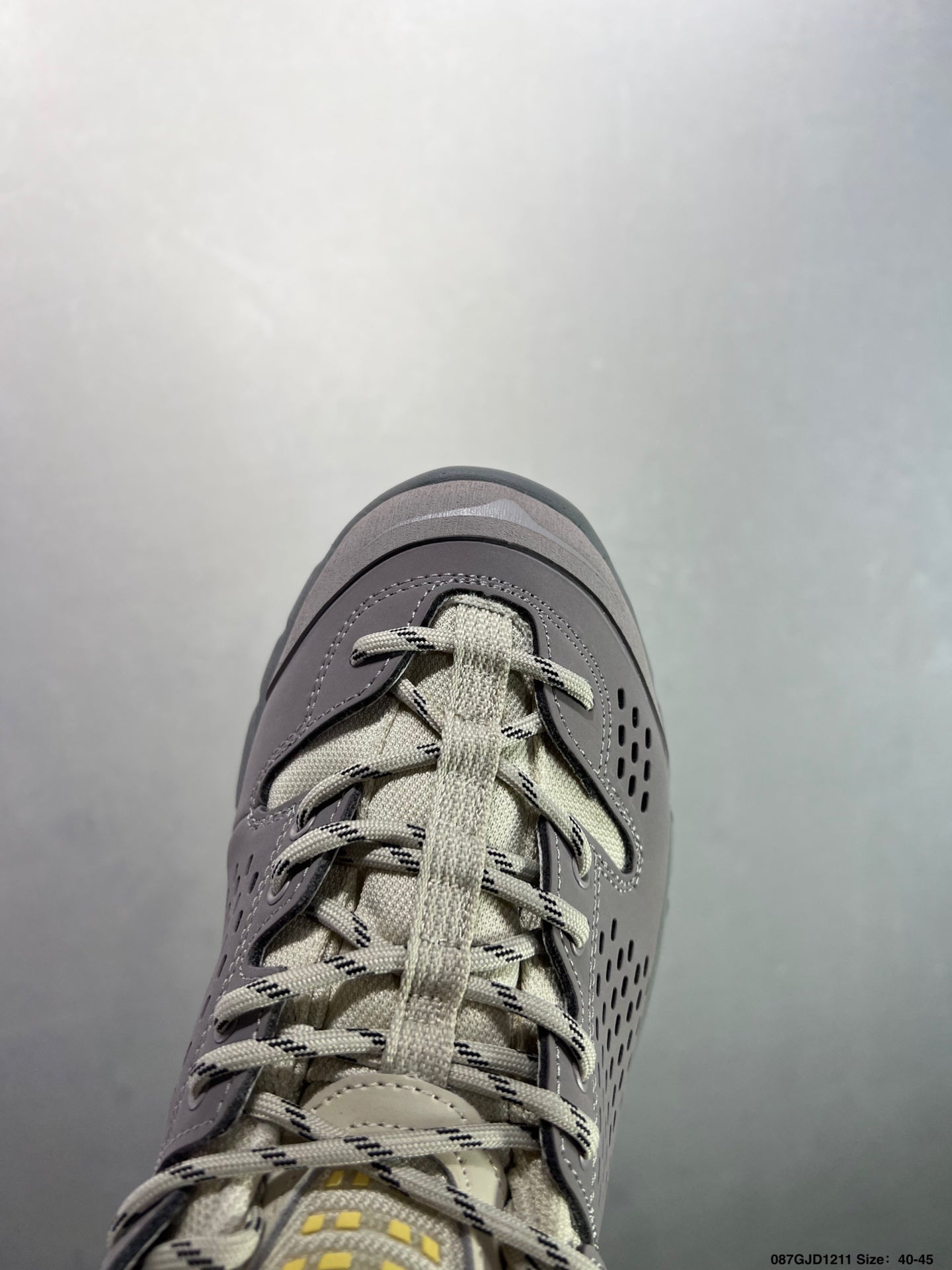HOKA ONE ONE TOR ULTRA LO