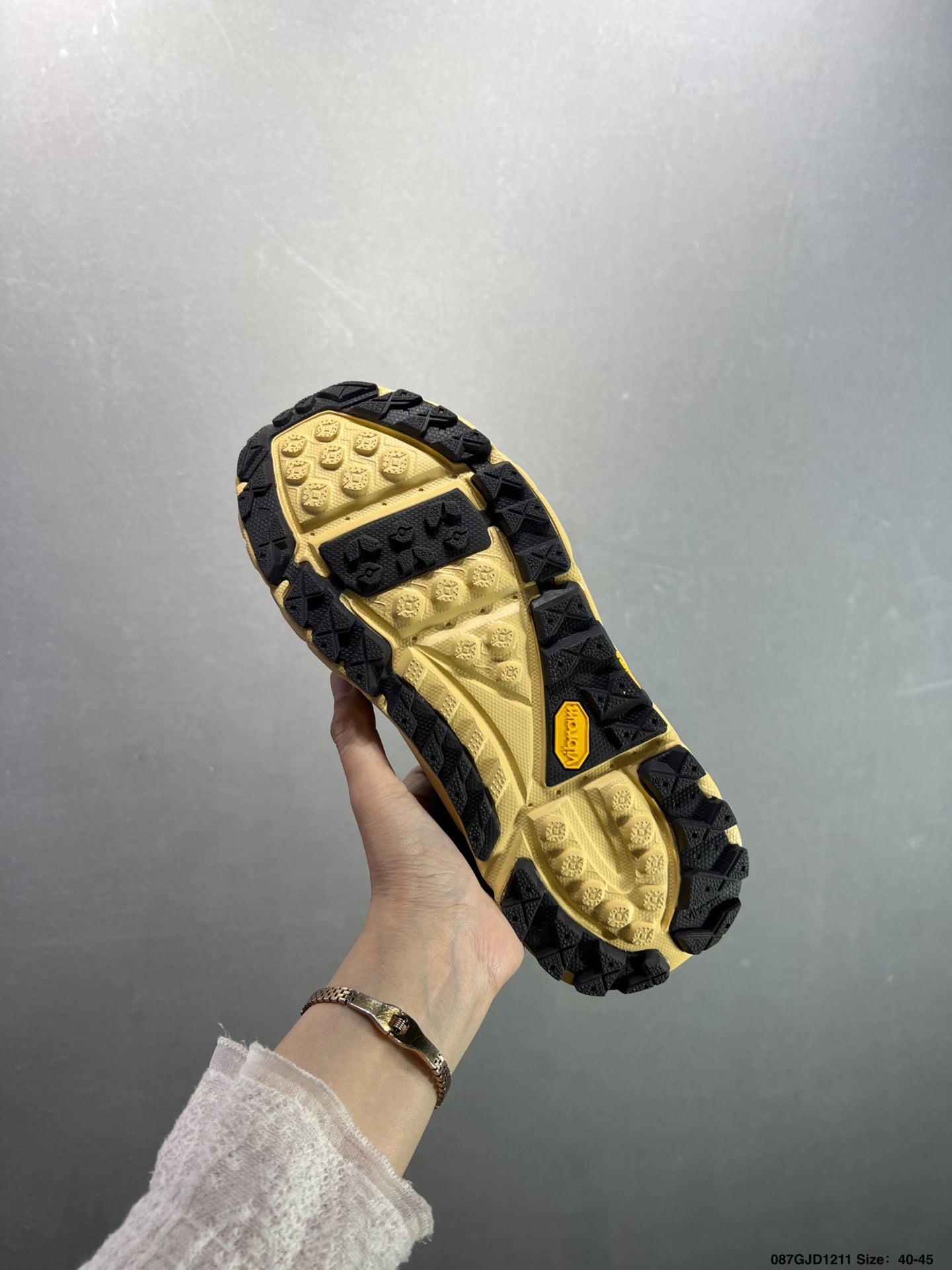 HOKA ONE ONE TOR ULTRA LO