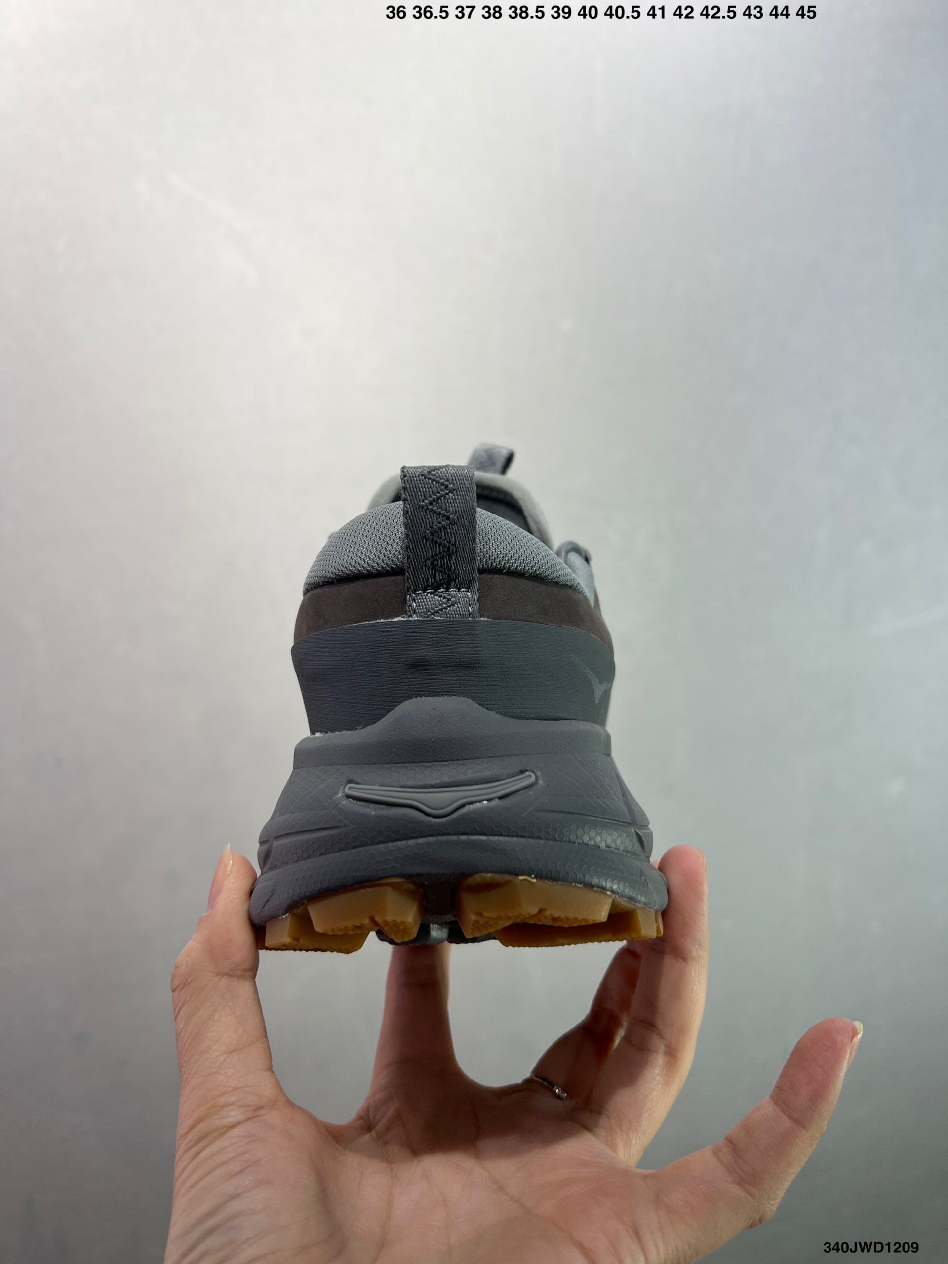 HOKA ONE ONE Tor Summit