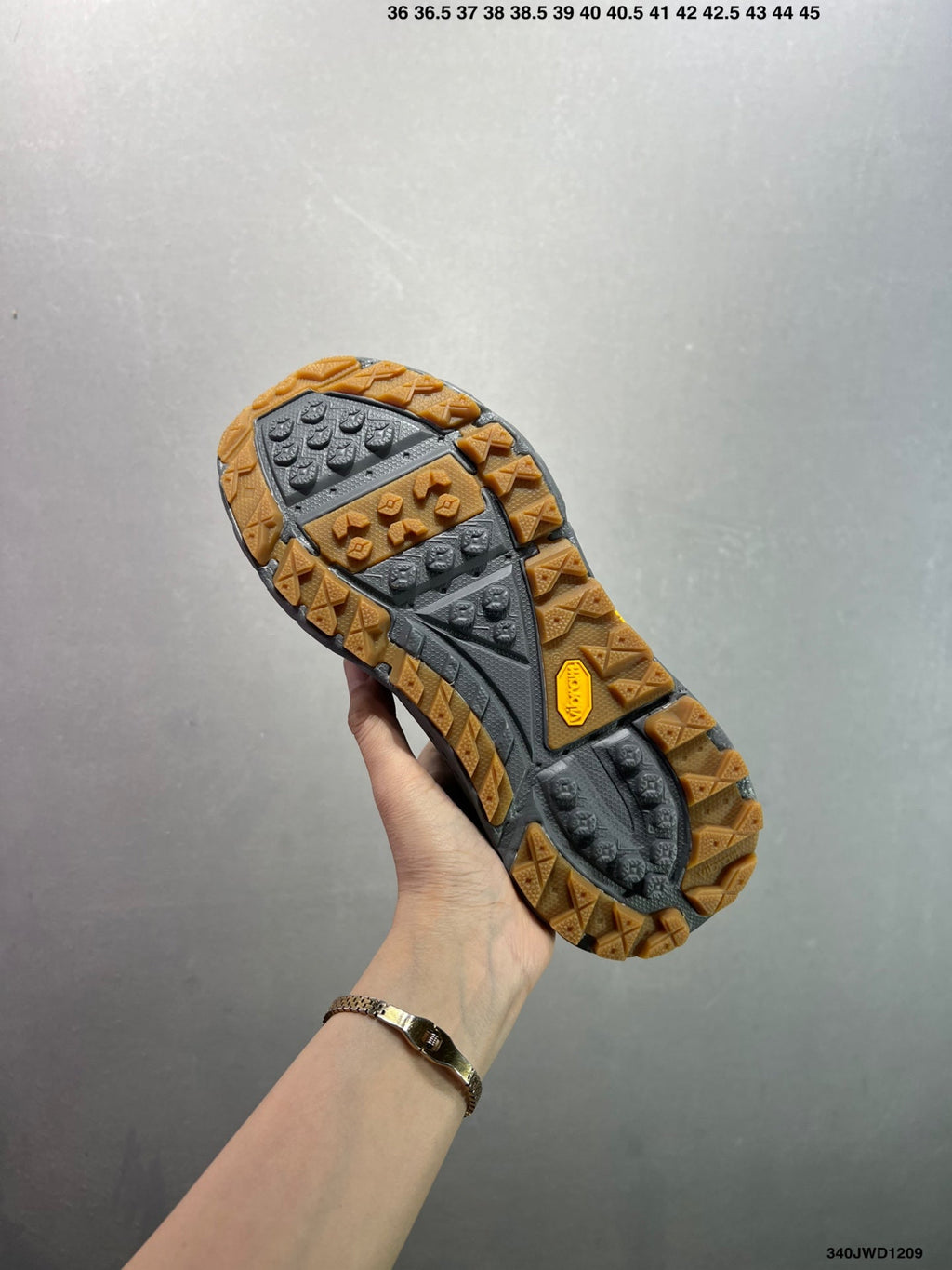 HOKA ONE ONE Tor Summit