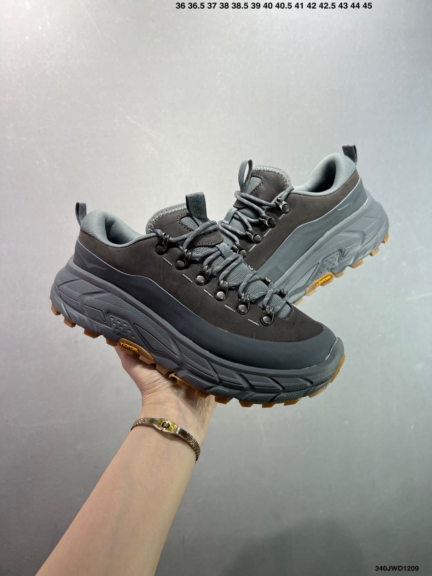 HOKA ONE ONE Tor Summit