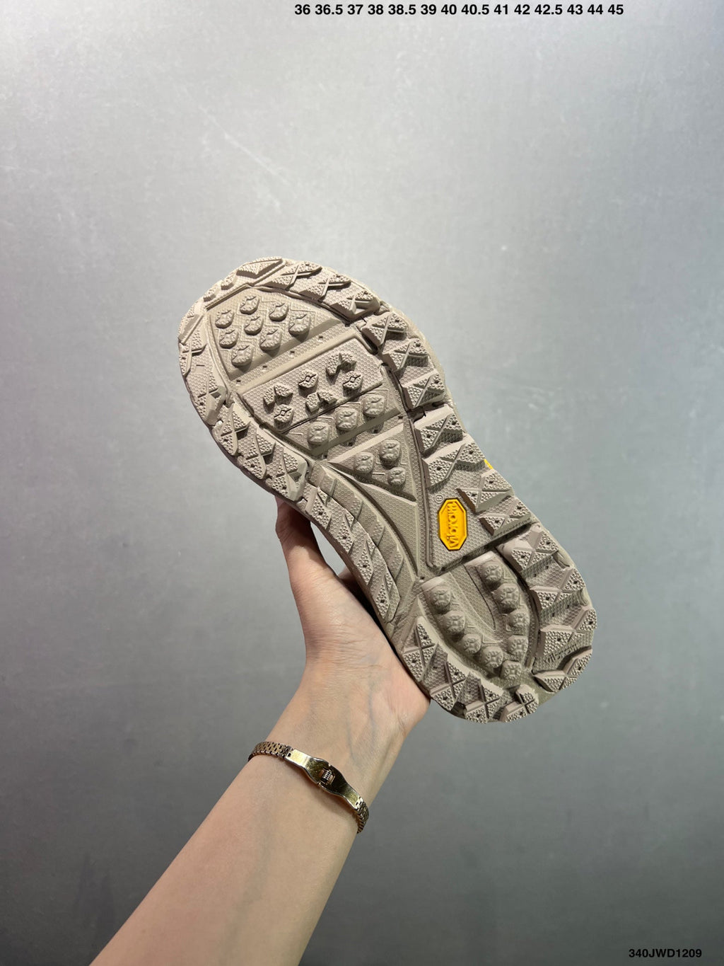 HOKA ONE ONE Tor Summit