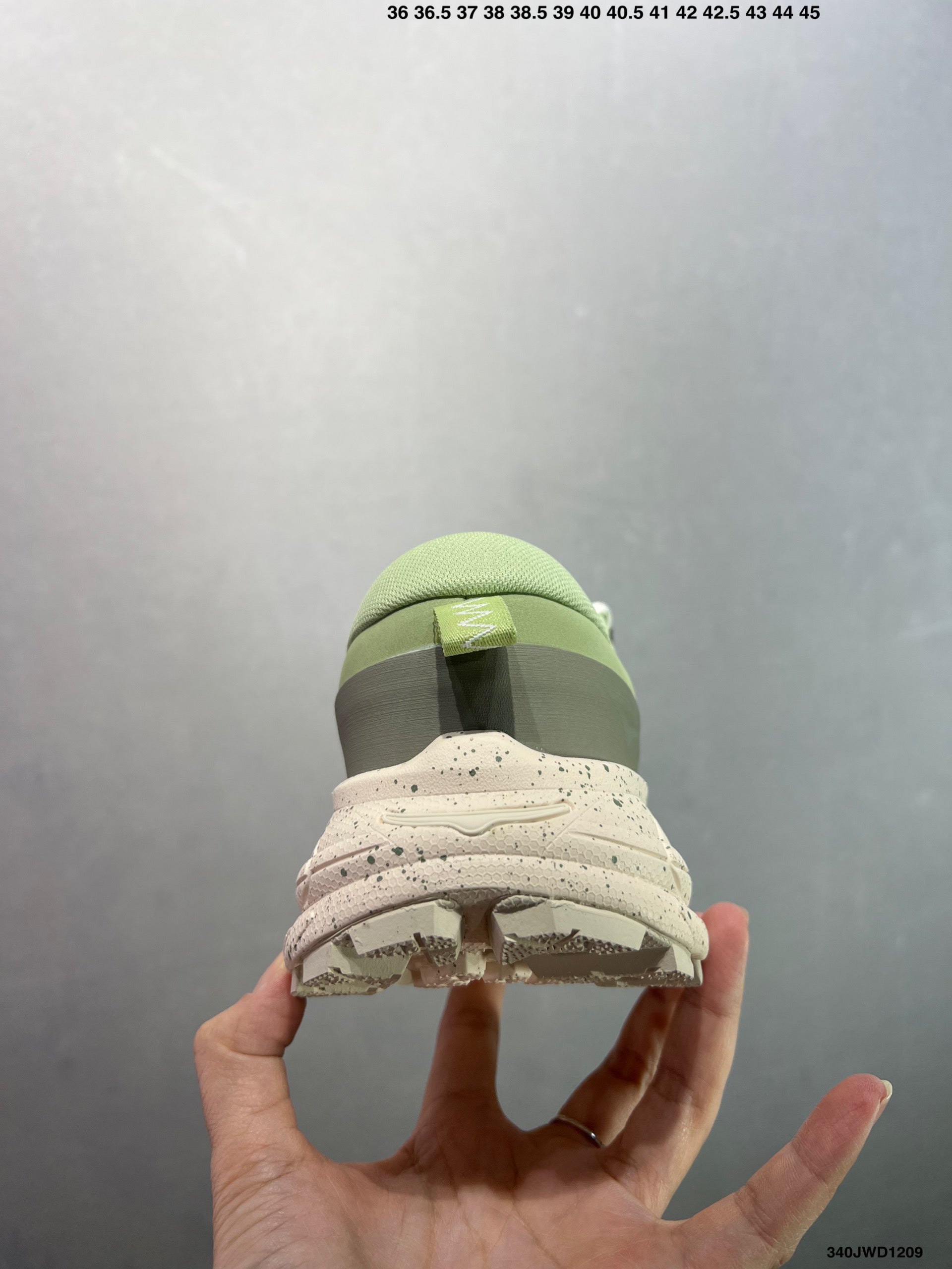 HOKA ONE ONE Tor Summit