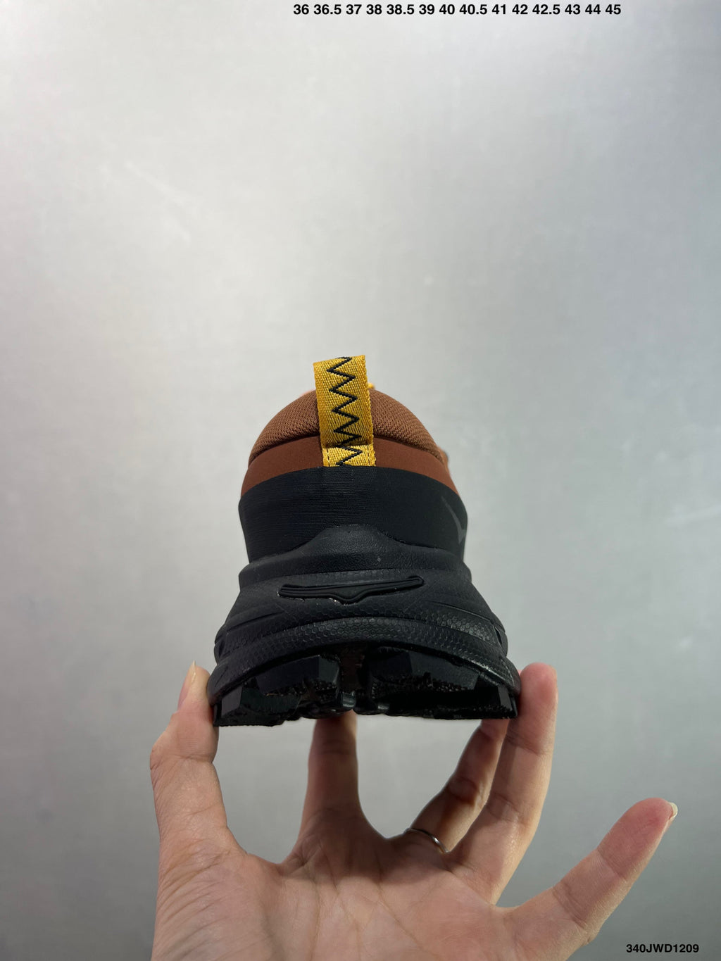 HOKA ONE ONE Tor Summit